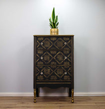 Load image into Gallery viewer, STENCIL - MODERN MOROCCAN - KACHA - REDESIGN WITH PRIMA